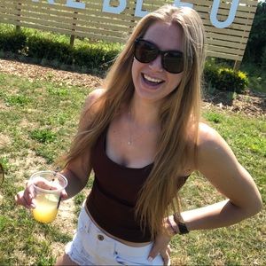 Meet your Posher, Emily